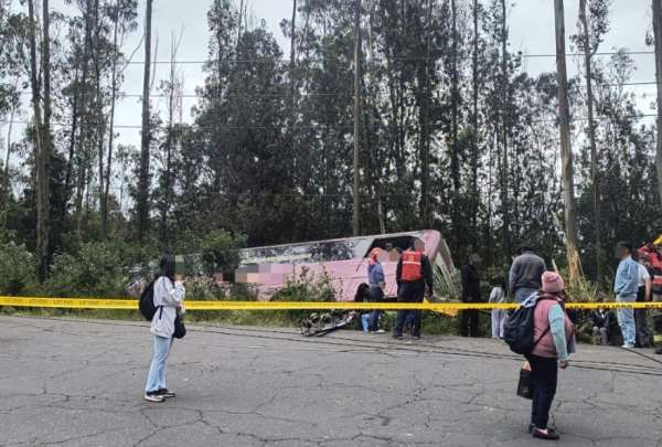 Un bus se volc&oacute; en la Sim&oacute;n Bol&iacute;var
