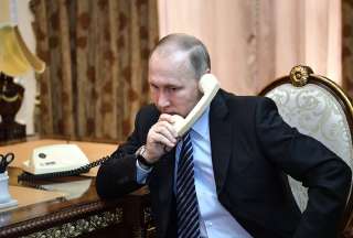 Putin habla con Joe Biden y Emmanuel Macron para bajar tensiones
