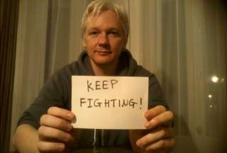 Emiten orden de extradici&oacute;n de Julian Assange