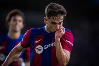 Champions League: Anthony Valencia y su Royal Antwerp fueron goleados por el FC Barcelona  &nbsp;