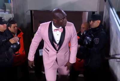 Segundo Castillo sorprendi&oacute; con su nuevo traje