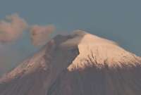 El volc&aacute;n Sangay se mantiene en actividad.