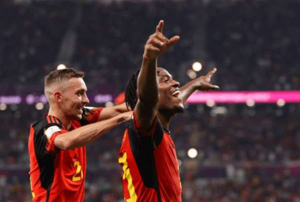 Michy Batshuayi (der.) anot&oacute; el primer tanto belga en Ray&aacute;n. 