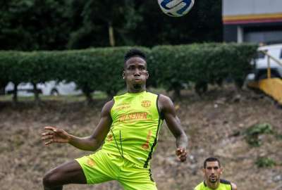 Adonis Preciado esperar&iacute;a en el banco de suplentes
