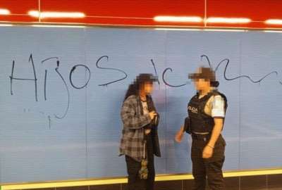 Una persona ray&oacute; la pared de la estaci&oacute;n de El Ejido del Metro de Quito