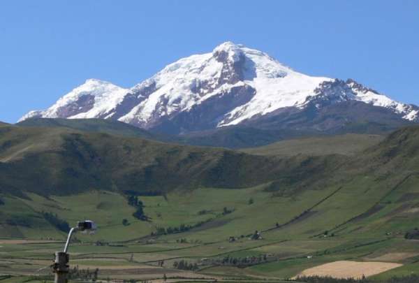 El acceso al Glaciar Hermoso y la Laguna Verde, en el volc&aacute;n Cayambe, restringidos durante 45 d&iacute;as. 