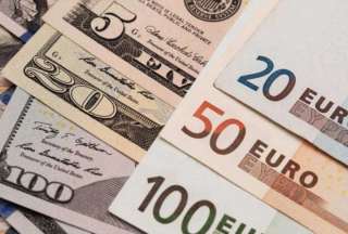 Cae el euro frente al d&oacute;lar y ya se cotizan al mismo valor