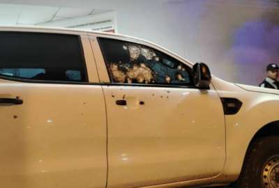 El veh&iacute;culo donde se movilizaba el director de la c&aacute;rcel de Machala recibi&oacute; varios impactos de bala.
