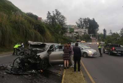 El impacto entre los dos veh&iacute;culos provoc&oacute; un atasco en el norte de Quito.