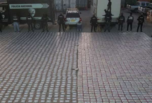 Polic&iacute;a Nacional incaut&oacute; cerca de cinco toneladas de coca&iacute;na que ten&iacute;a como destino Espa&ntilde;a