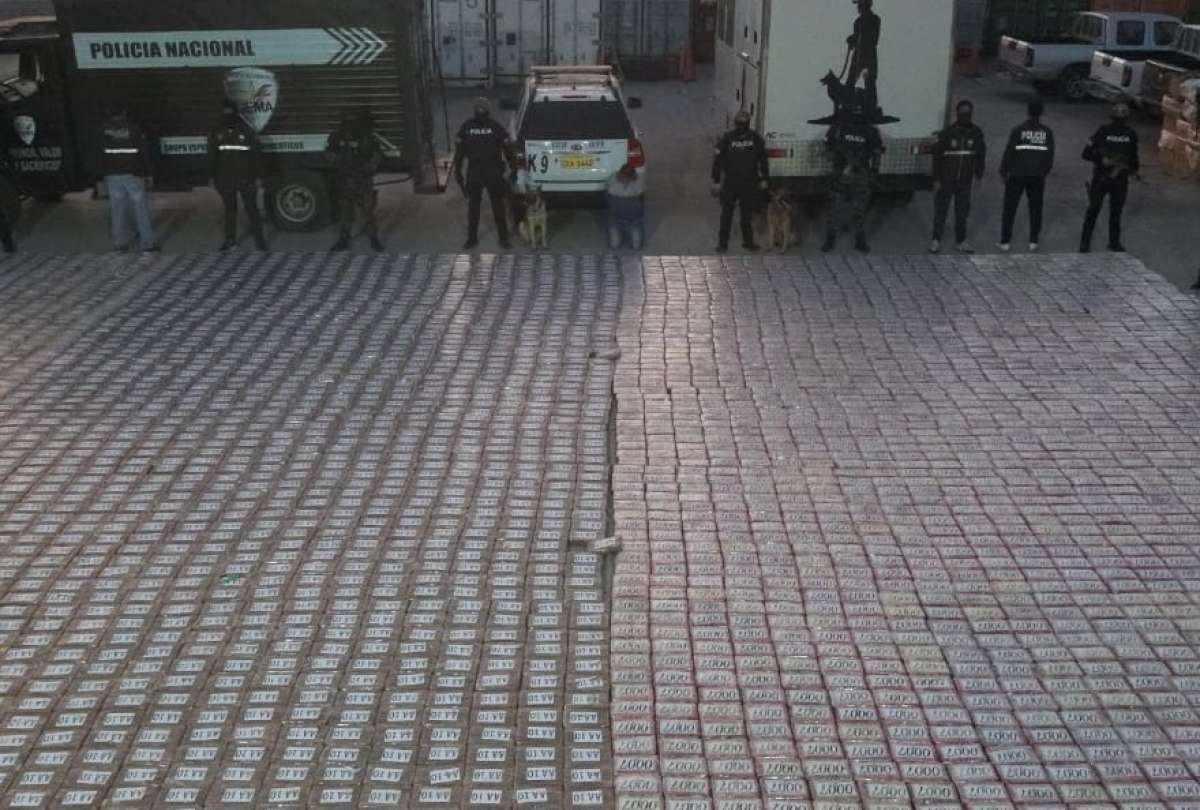Policía Nacional incautó cerca de cinco toneladas de cocaína que tenía como destino España