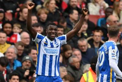 Mois&eacute;s Caicedo marc&oacute; su primer gol en Premier League, ante el Manchester United