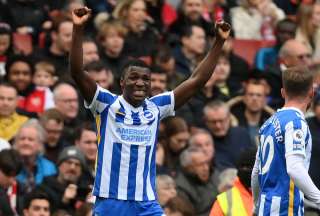 Mois&eacute;s Caicedo marc&oacute; su primer gol en Premier League, ante el Manchester United