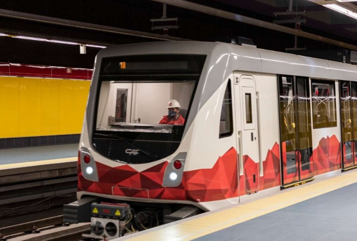 Debido a protestas, el Metro de Quito cerró la estación San Francisco.