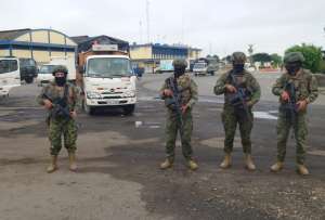 Gian Carlo Loffredo, ministro de Defensa, habl&oacute; sobre los controles que realizan las Fuerzas Armadas en el interior de las 12 c&aacute;rceles con mayor conflictividad en Ecuador.