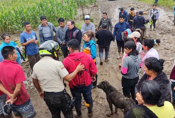 Secretar&iacute;a de Riesgos atiende la emergencia en Alaus&iacute;.