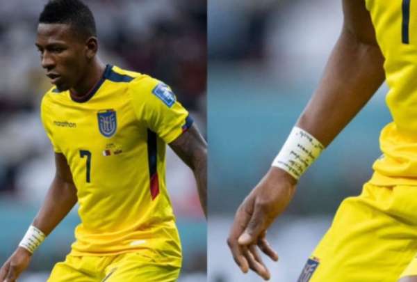 Pervis Estupi&ntilde;&aacute;n jug&oacute; con palabras de motivaci&oacute;n en su mu&ntilde;eca