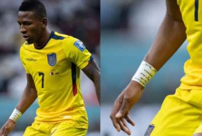Pervis Estupi&ntilde;&aacute;n jug&oacute; con palabras de motivaci&oacute;n en su mu&ntilde;eca