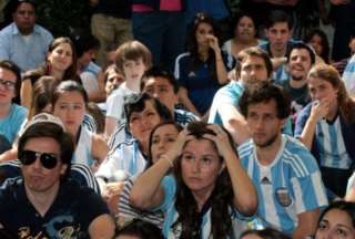 Estafaron a m&aacute;s de 100 hinchas de Argentina con entradas falsas