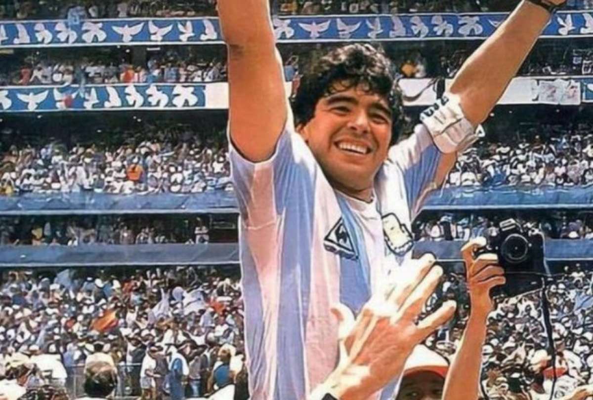 Subastaron la camiseta con la que Maradona gan&oacute; el Mundial del 86