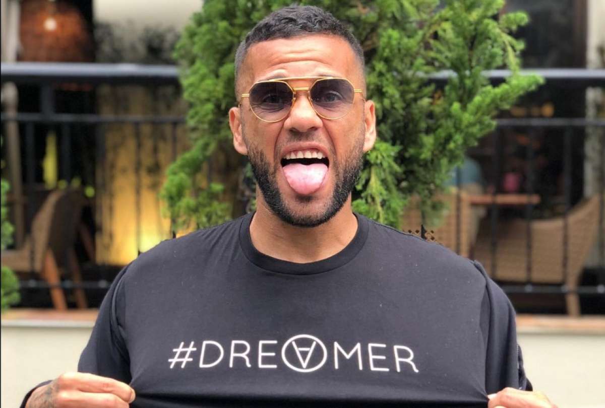 Revelan c&oacute;mo le va a Dani Alves en prisi&oacute;n