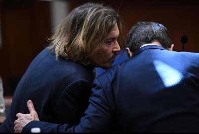M&eacute;dico de Johnny Depp declar&oacute; en el juicio a Amber Heard