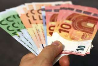 El euro sigue en ca&iacute;da y se cotiza casi en paridad con el d&oacute;lar