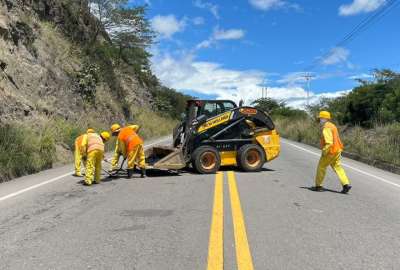 El Ministerio de Transporte realiza trabajaos de mantenimkiento en varios puntos del pa&iacute;s.