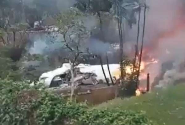 Un avi&oacute;n con 62 personas a bordo se estrell&oacute; en una zona residencial de Sao Paulo. Reportan medios internacionales.