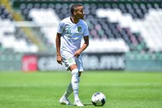 Byron Castillo jug&oacute; su primer amistoso con el Le&oacute;n mexicano