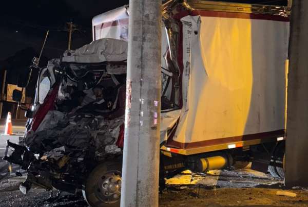 Accidente en Machachi deja dos v&iacute;ctimas mortales y cierre parcial de la Panamericana Sur