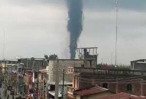 Esto es lo que se sabe del fuerte incendio en una f&aacute;brica en Pedro Carbo, Guayas. 