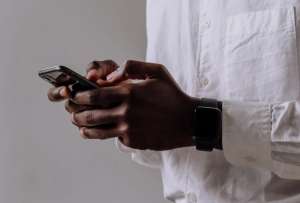 &iquest;C&oacute;mo enviar mensajes de WhatsApp al rev&eacute;s?