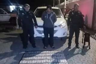 Detienen a conductora con 21 kilos de marihuana escondida en un cart&oacute;n
