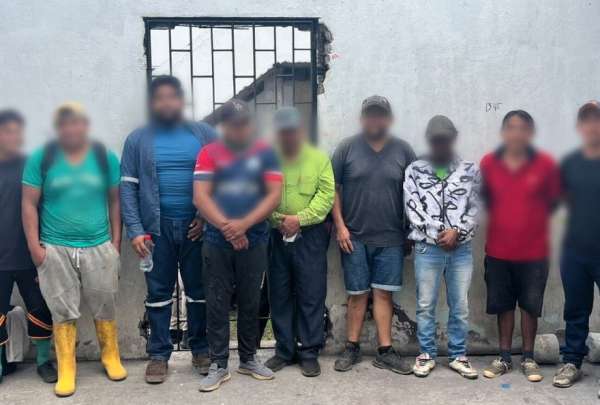 Las personas fueron detenidas con maquinaria y accesorios la miner&iacute;a ilegal en un &aacute;rea protegida de las islas Gal&aacute;pagos.