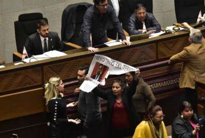 Golpes y gritos entre congresistas del oficialismo y la oposici&oacute;n en Bolivia