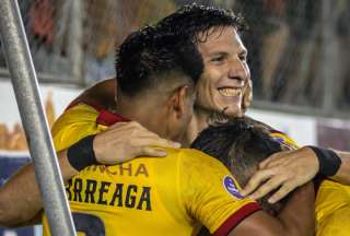 Primer triunfo de la era Rescalvo: Barcelona gana sin convencer