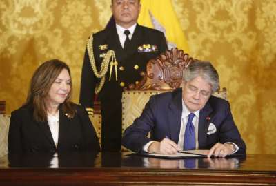 El presidente Guillermo Lasso entreg&oacute; la denuncia en el Palacio de Carondelet. 