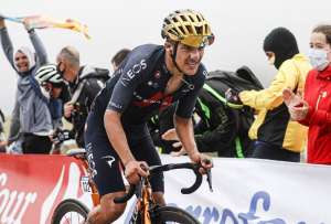 Richard Carapaz fue presentado por el equipo Education First