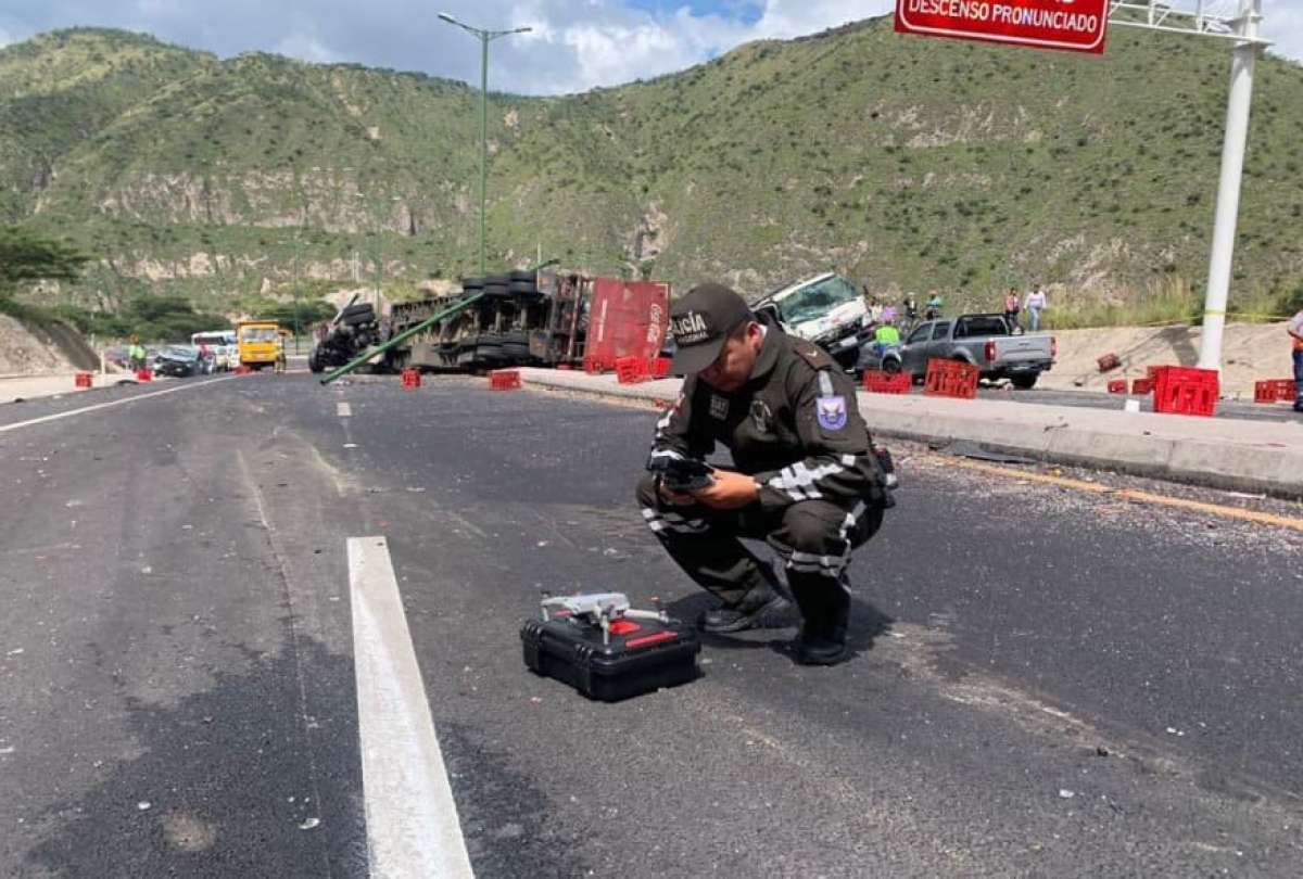 Polic&iacute;a Nacional clausura fiesta clandestina