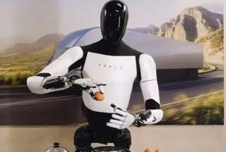 Tesla "entrena" a robot para hacer tareas dom&eacute;sticas