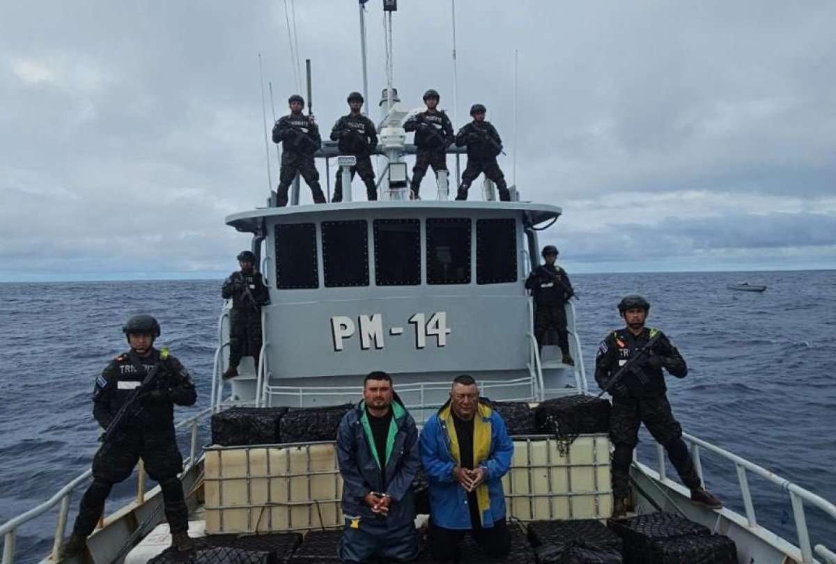 El presidente Nayib Bukele inform&oacute; que en un operativo contra el narcotr&aacute;fico en El Salvador detuvieron a dos ecuatorianos.&nbsp;