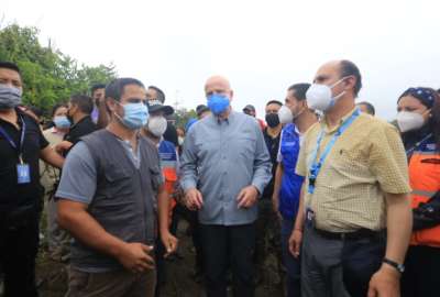 Alfredo Borrero (centro), vicepresidente de la Rep&uacute;blica, durante la visita en Cotopaxi