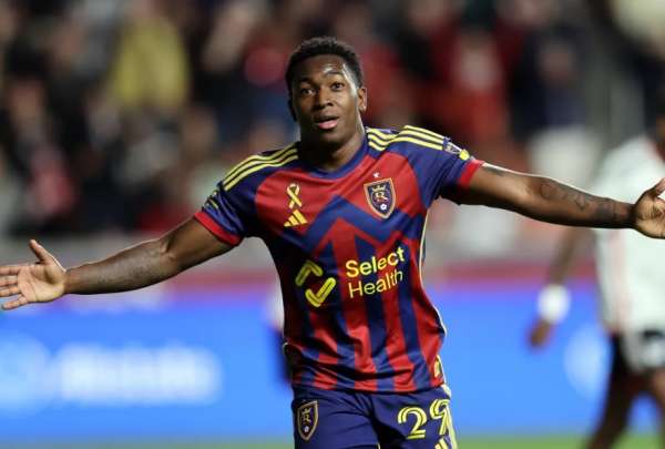 Anderson Julio permanecer&aacute; en la MLS, tras firmar con el Real Salt Lake. 