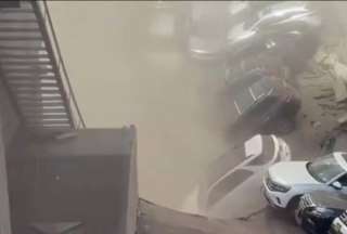 Colapso de estacionamiento deja un muerto y varios heridos