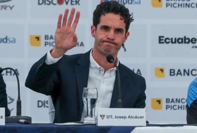 Josep Alc&aacute;cer se march&oacute; de Liga, tras una mala racha de cinco partidos consecutivos sin ganar.