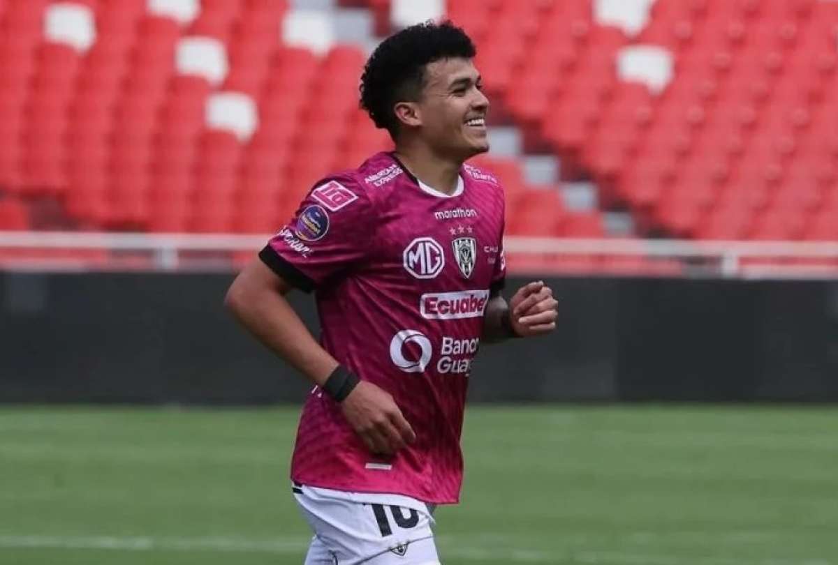 Ronald Briones, baja indefinida tras fractura de peroné en el partido contra el Imbabura por Copa Ecuador