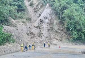 Las lluvias y el mal tiempo provocan cierres en las carreteras, especialmente en las vías del sur del Ecuador.