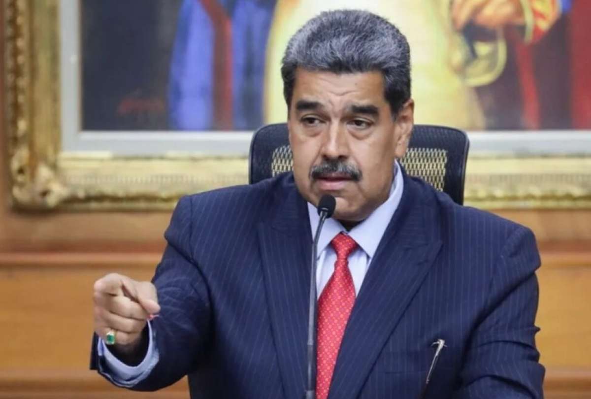 Edmundo González y María Corina Machado denuncian secuestro e intimidación a miembros de sus familias.