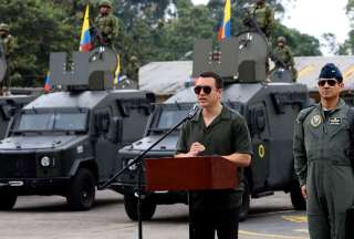 Presidente Noboa entreg&oacute; 35 veh&iacute;culos t&aacute;cticos a las Fuerzas Armadas